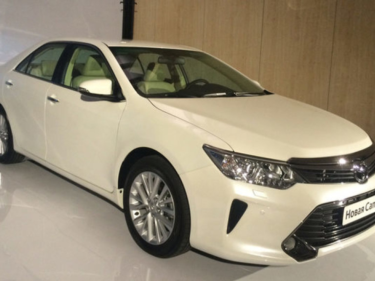 Обновлённую Toyota Camry оснастили новым 2-литровым двигателем