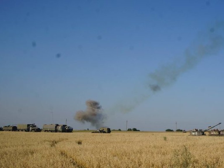 Новоазовск подвергся артобстрелу