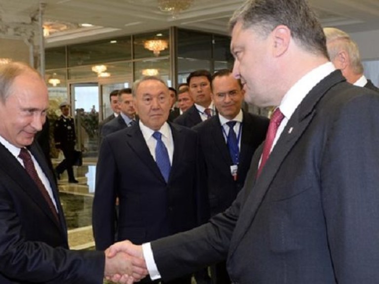 На встрече в Минске Порошенко и Путин пожали друг другу руки (ФОТО)
