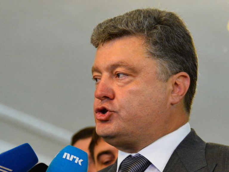 Порошенко в Минске призвал всех участников встречи поддержать “мирный план” по урегулированию ситуации на Донбассе
