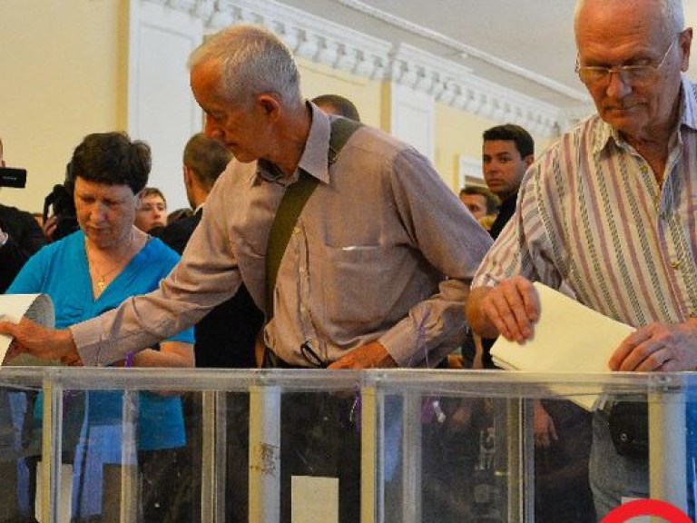 В Украине стартовала избирательная кампания по внеочередным выборам в Раду