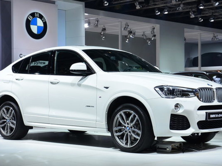 На московском автосалоне представили новый BMW X4