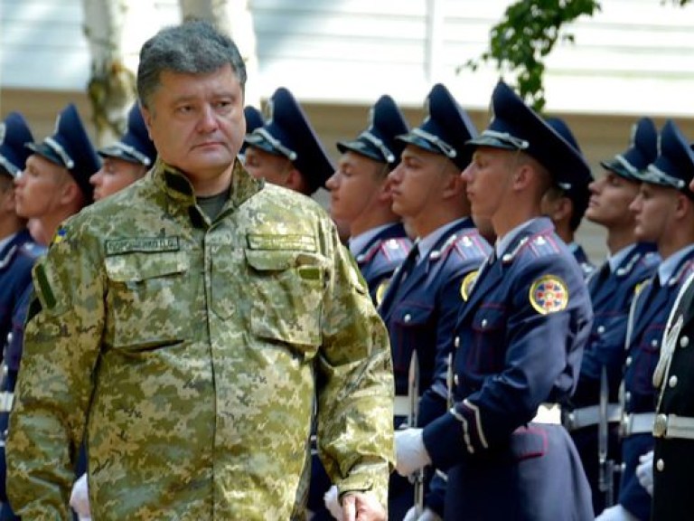 Порошенко приказал Генштабу прекратить боевые действия на Донбассе с 18:00