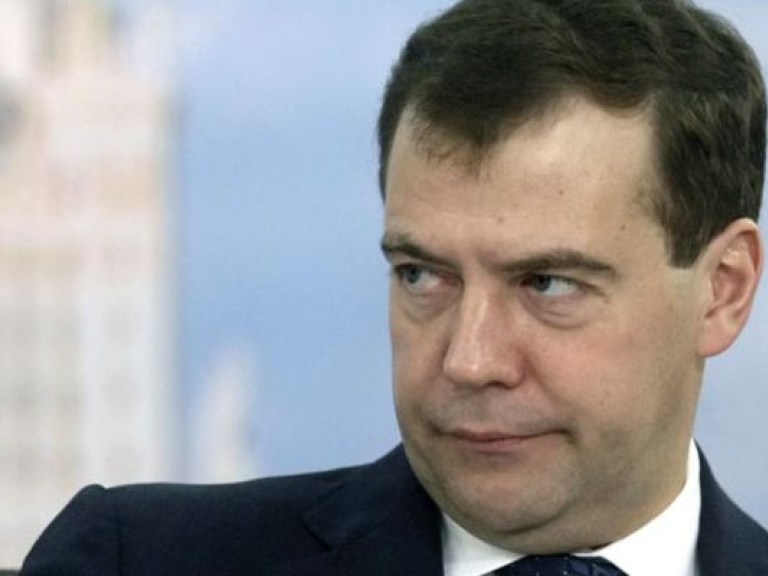 Медведев пообещал ответить симметрично, если Украина отрежет Крым от электричества