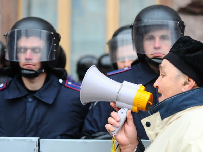 В половине августовских протестов применялось насилие- эксперт