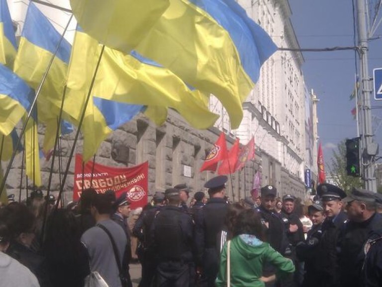 В Харькове состоялись проукраинский и пророссийский митинги, произошло несколько стычек