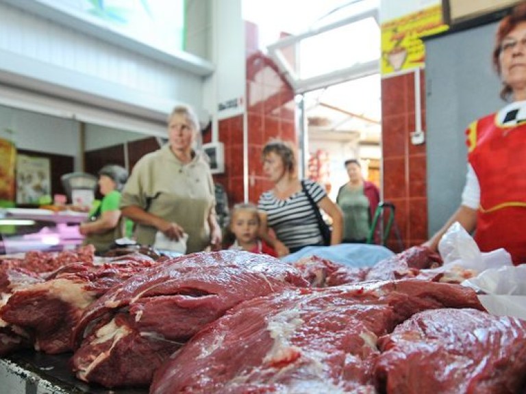 В Крыму подорожали вдвое мясо, фрукты, алкоголь и сигареты