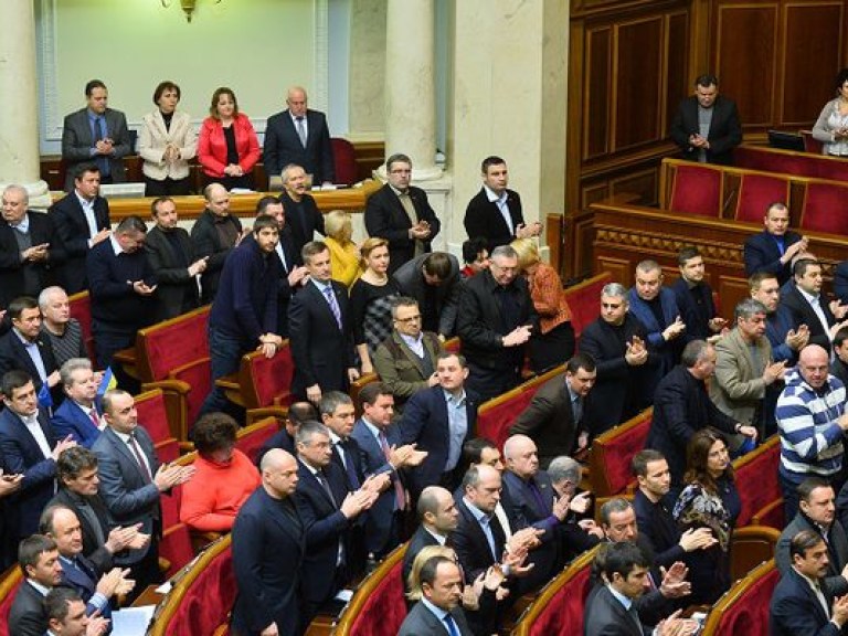 Депутаты не захотели рассматривать законопроекты о парламентских выборах