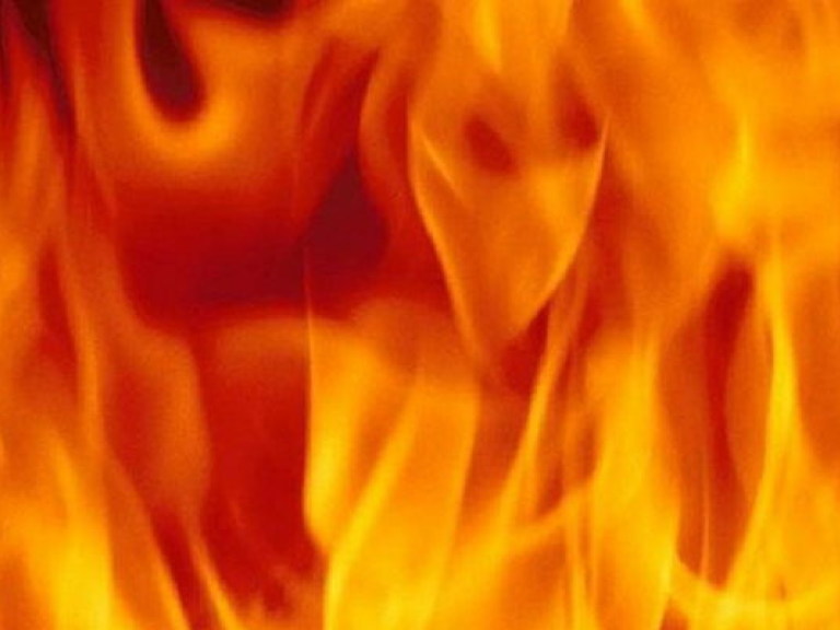 В Сумской области горела ферма, 340 тонн сена уничтожено