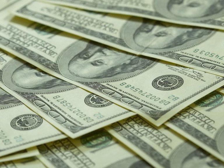 Доллар в продаже вырос на 60 копеек