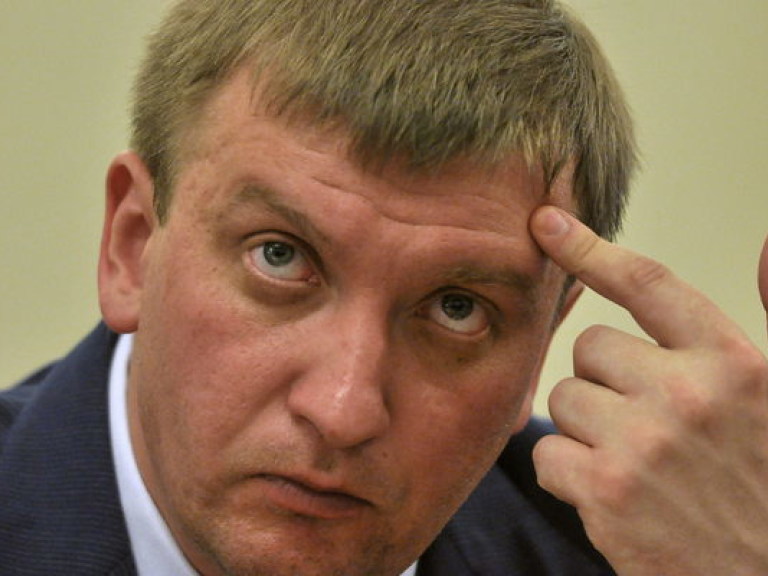 Петренко вновь пригрозил отводом судьи по делу о запрете КПУ