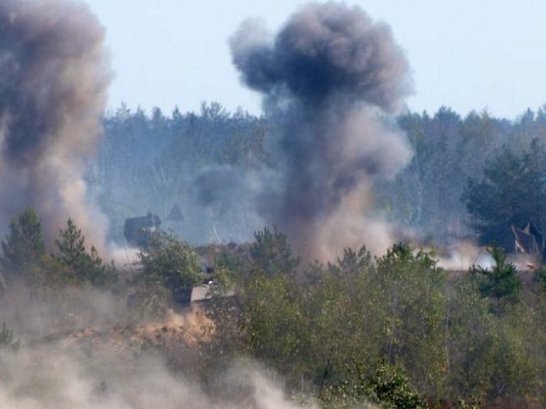 В Пакистане потерпел крушение военный самолет