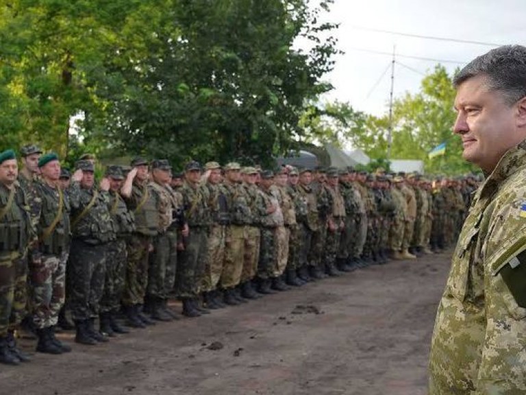 Порошенко признался, что ротация произведена в воинской части, где служил его сын