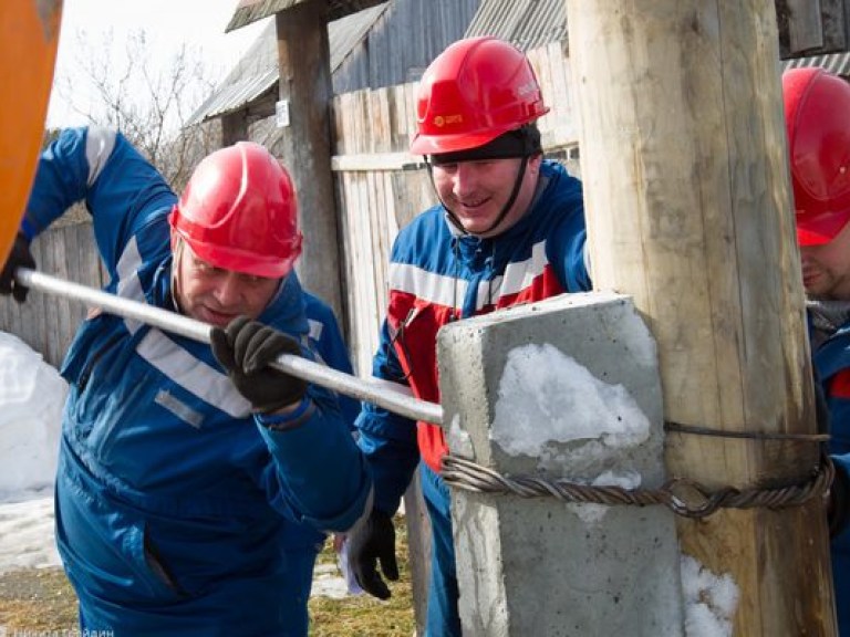 Из-за непогоды в 5 регионах Украины люди остались без света