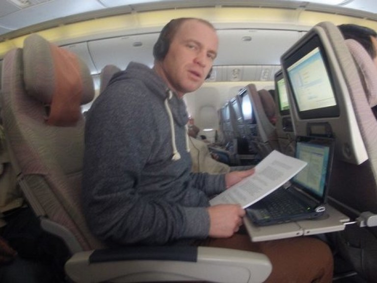 Европейские авиакомпании разрешили пассажирам пользоваться мобилками в полёте