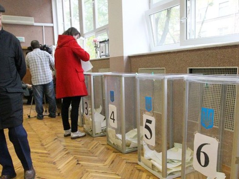 Предвыборная кампания в Украине является фарсом — бельгийский эксперт