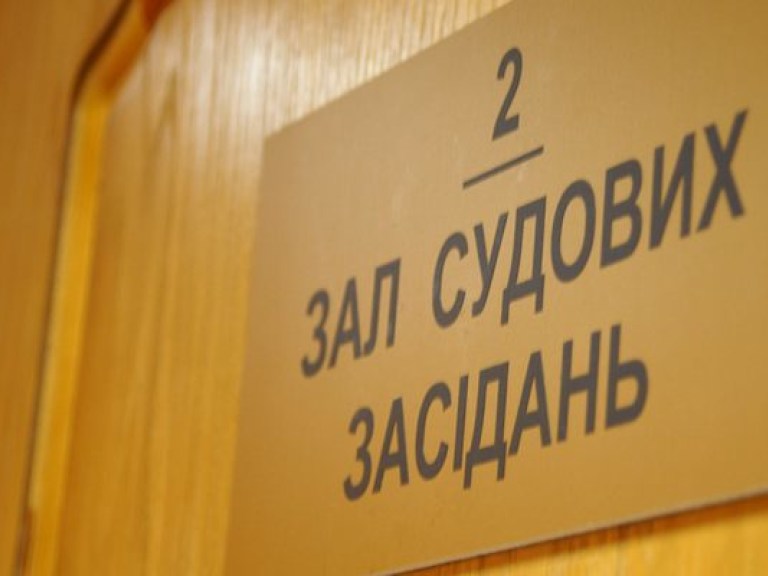 Аппарат ВРУ пытается затянуть рассмотрение иска КПУ — адвокат