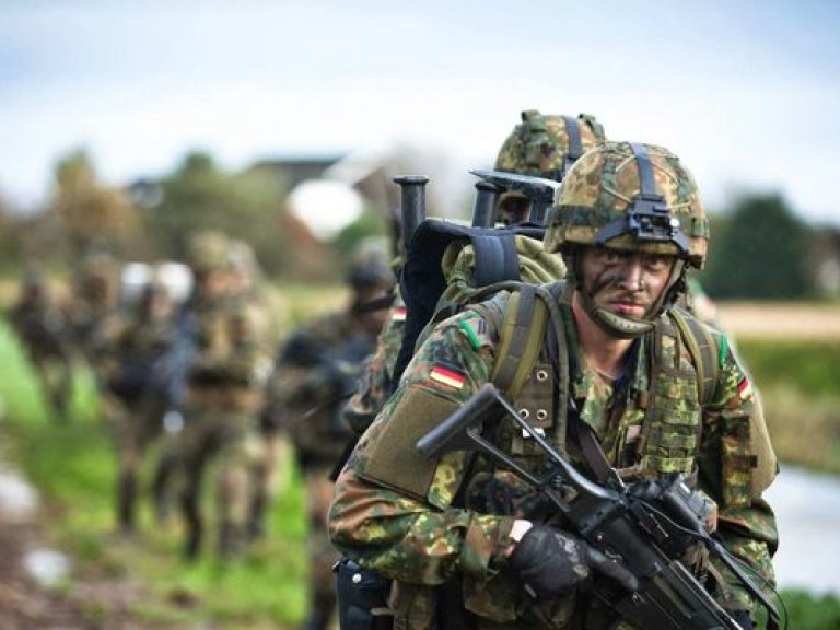 Эффект присутствия: Берлин и Париж отправляют своих солдат на Донбасс