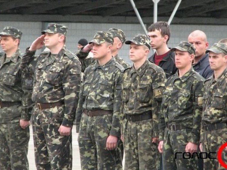 Военная прокуратура подозревает в дезертирстве более трех тысяч солдат