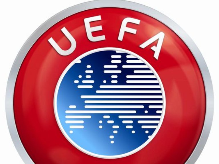 UEFA дисквалифицировала главу Федерации футбола Италии за расизм