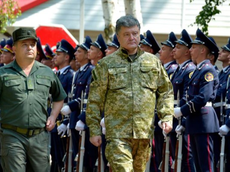 Порошенко в Раде призвал депутатов утвердить Полторака на должность министра обороны