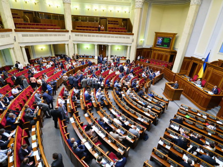 Заседание парламента возобновилось: в зале 240 депутатов