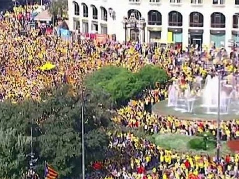 В Барселоне вновь прошёл митинг «сепаратистов» (ВИДЕО)