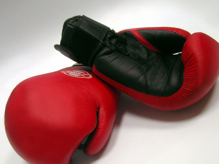 Боксер, избивший судью на ринге, пожизненно дисквалифицирован