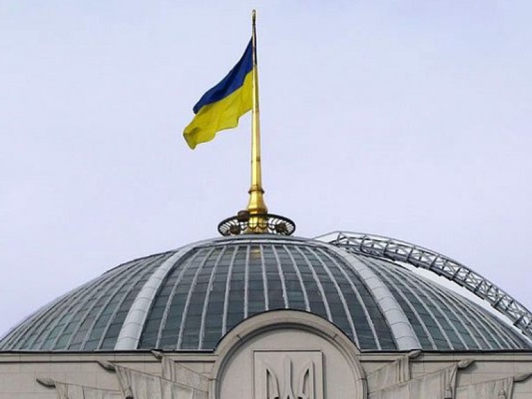 Эксперт рассказал, почему Порошенко назначил выборы на 26 октября