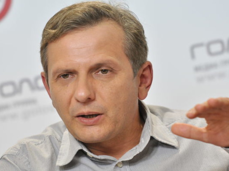 О. Устенко: «НБУ пытается оттянуть коллапс в банковской системе»