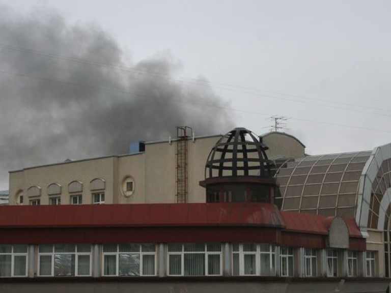 В центре Киева горит жилой дом