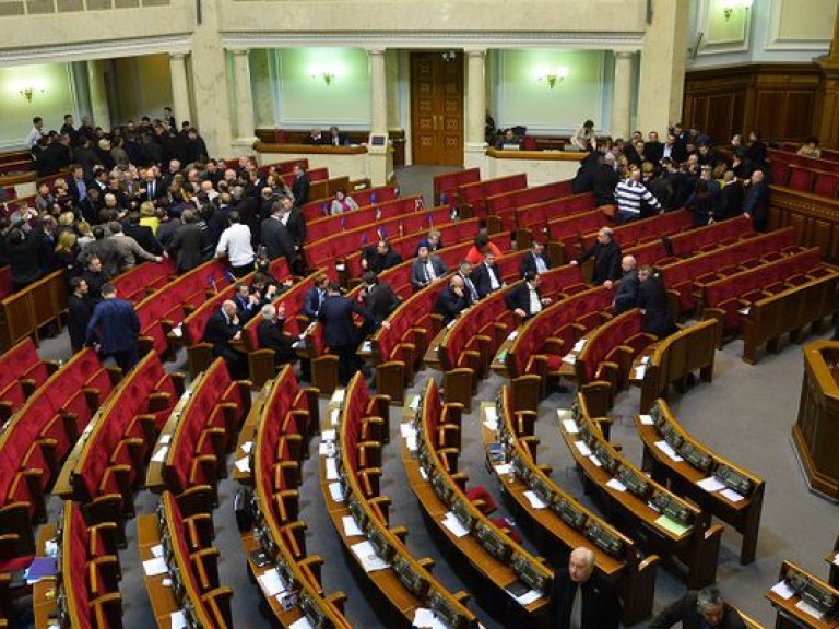 Эксперт рассказал о формате коалиции в новом парламенте