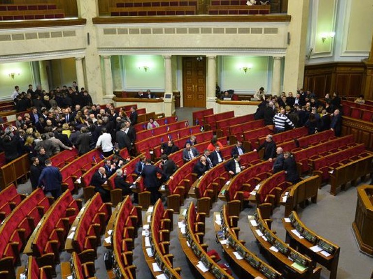 Критическая точка накопления негативных эмоций в новом парламенте может наступить после зимы – Фесенко