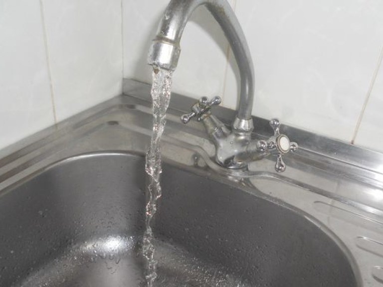 В семи районах Харькова за долги отключили воду