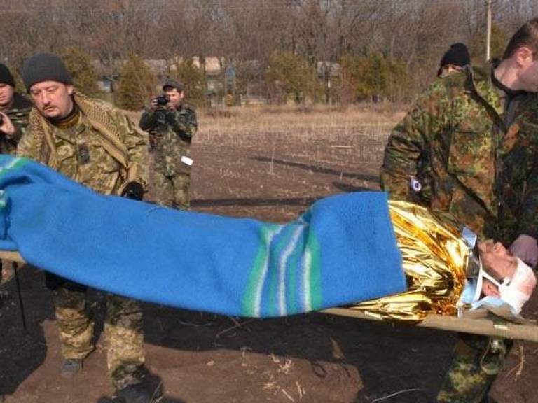 Под Мариуполем ведутся обстрелы