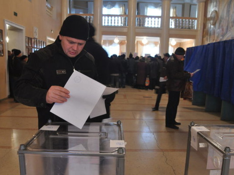 На Луганщине уже проголосовало 230 тысяч избирателей
