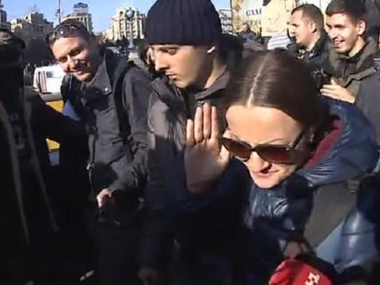 На киевском Майдане задержали российскую журналистку (ВИДЕО)