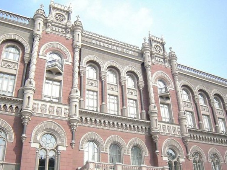 НБУ будет держать курс на уровне 15-16 грн/доллар