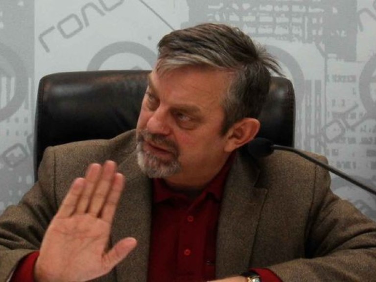 Небоженко: В Украине политики сначала делят власть, а потом  &#8212; создают документ