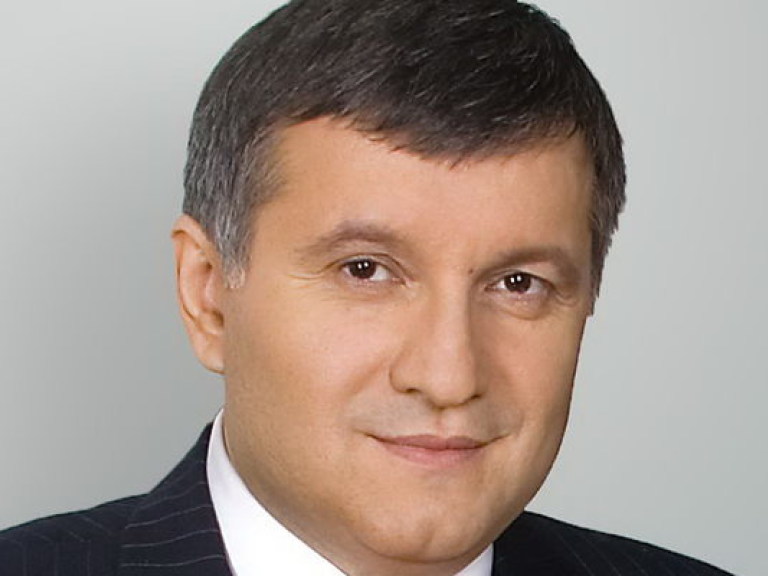 Аваков убежден, что Украина должна двигаться в сторону парламентской республики