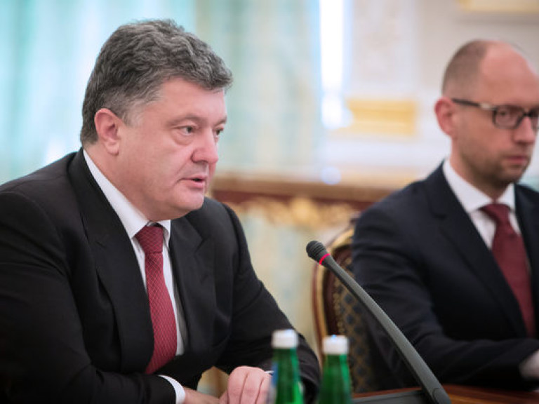 Порошенко заявил о готовности выдвинуть кандидатуру Яценюка на пост премьер-министра