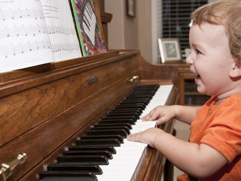 Ранние занятия музыкой развивают мозг – исследование
