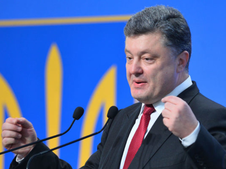 Порошенко существенно ограничил права украинцев на получение информации о деятельности главы государства — правозащитник