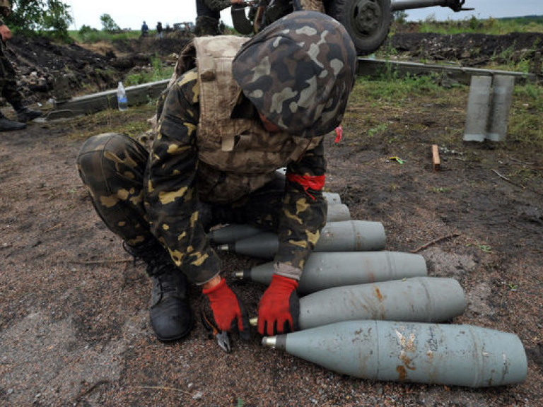 За минувшие сутки на Донбассе погиб один украинский военнослужащий, 18 ранены