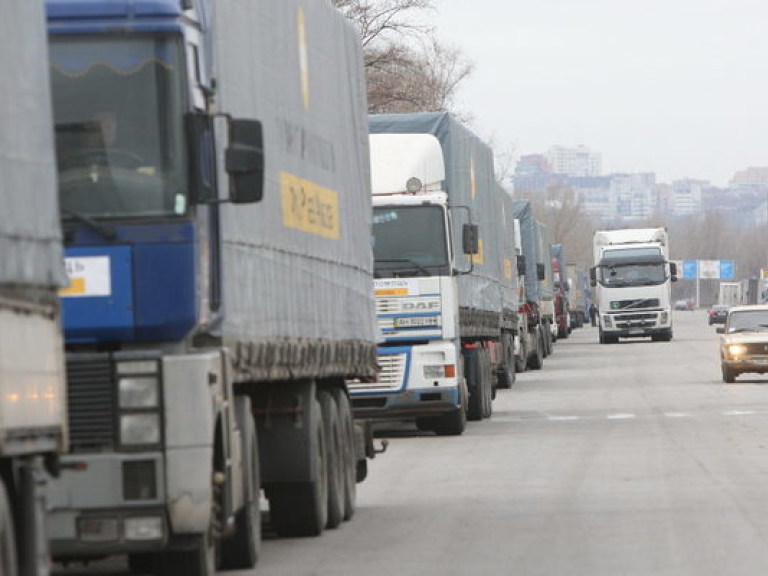 Продовольственную помощь жителям Донбасса усилят