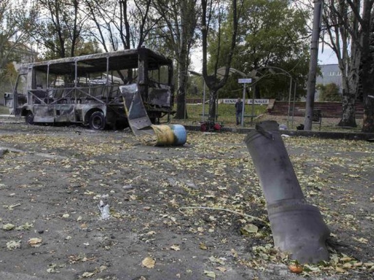 В Станице Луганской у блокпоста ЛНР обстреляли маршрутку, есть пострадавшие