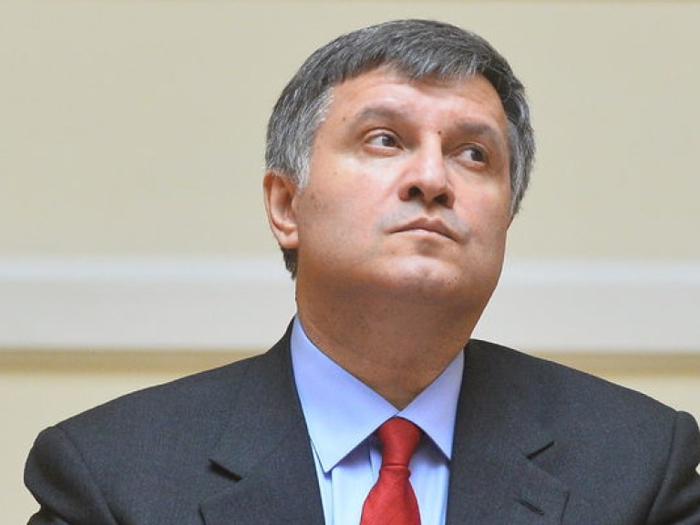 Эксперт: Президент боится отдать пост министра МВД Авакову