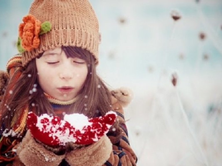 Врачи назвали три причины аллергии на холод у детей