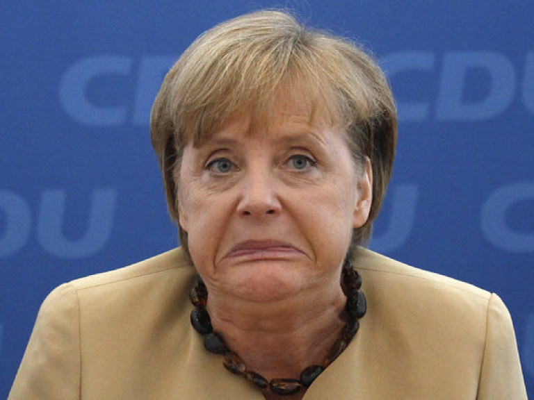 Ангелу Меркель призвали не &#171;сползать&#187; к войне с Россией