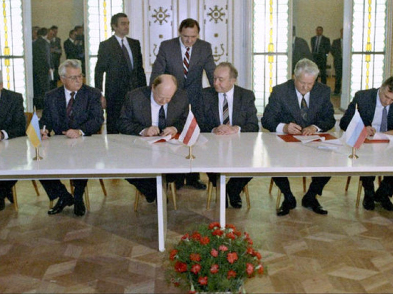 Сегодня исполняется 23 года со дня подписания Беловежского соглашения, разрушившего СССР